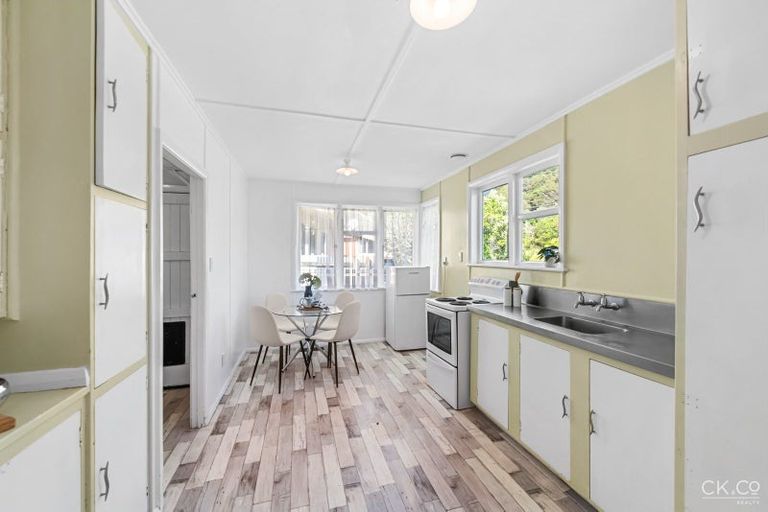 Photo of property in 39 Prouse Crescent, Naenae, Lower Hutt, 5011