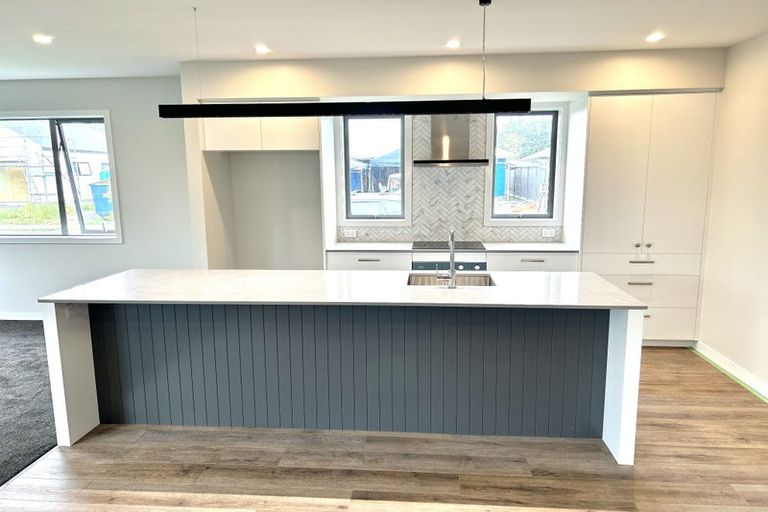 Photo of property in 9 George Yee Place, Taradale, 4112