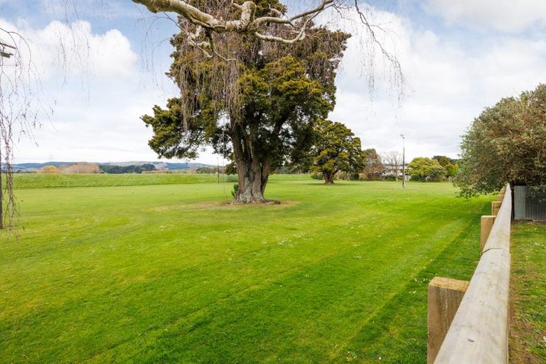 Photo of property in 37 Waterloo Crescent, Hokowhitu, Palmerston North, 4410