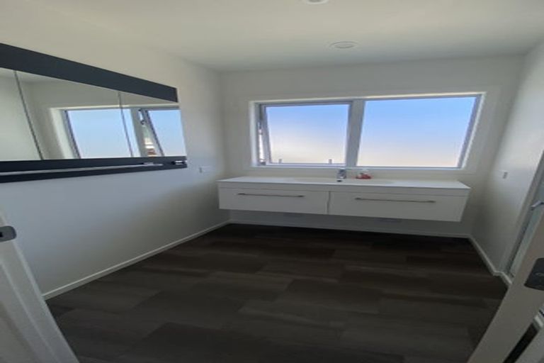 Photo of property in 104 Kingswood Road, Brookfield, Tauranga, 3110