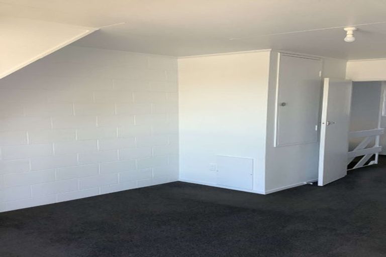 Photo of property in 2/86 Picton Avenue, Riccarton, Christchurch, 8011