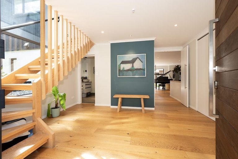 Photo of property in 5 Titiwai Place, Birkenhead, Auckland, 0626