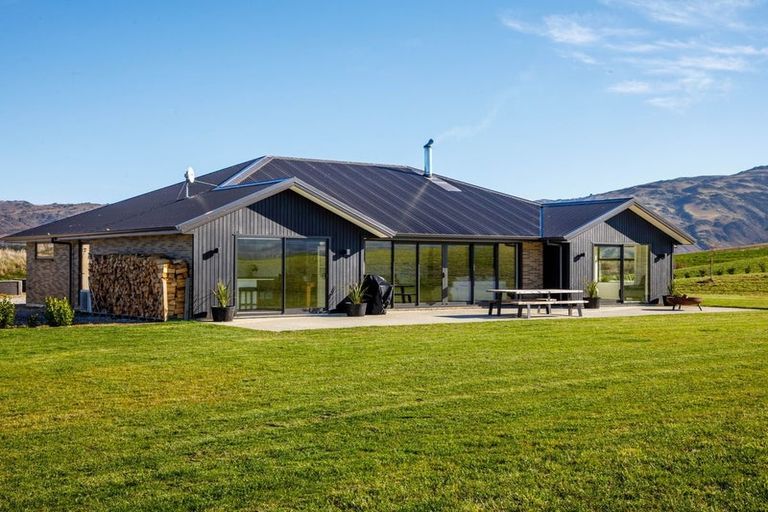 Photo of property in 4 Skeena Way, Waikerikeri, Alexandra, 9391