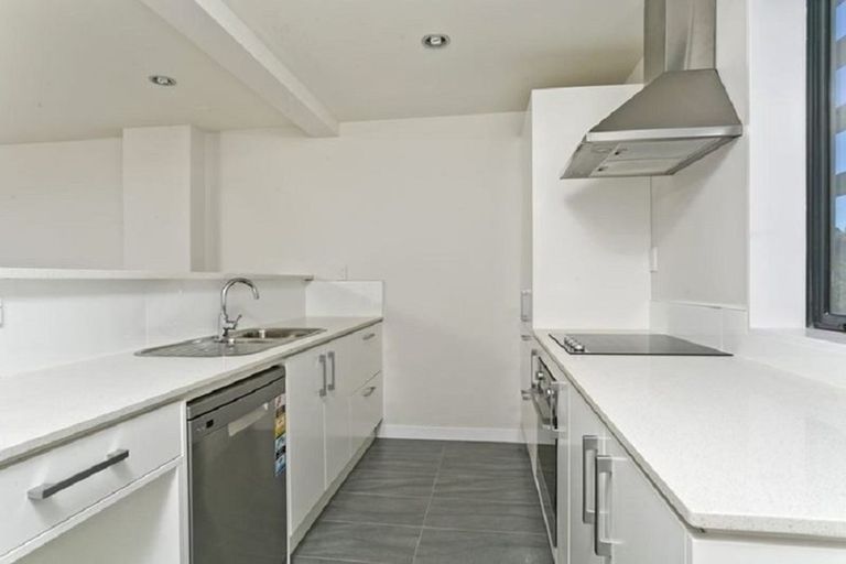 Photo of property in 2/10 Silver Moon Road, Albany Heights, Auckland, 0632