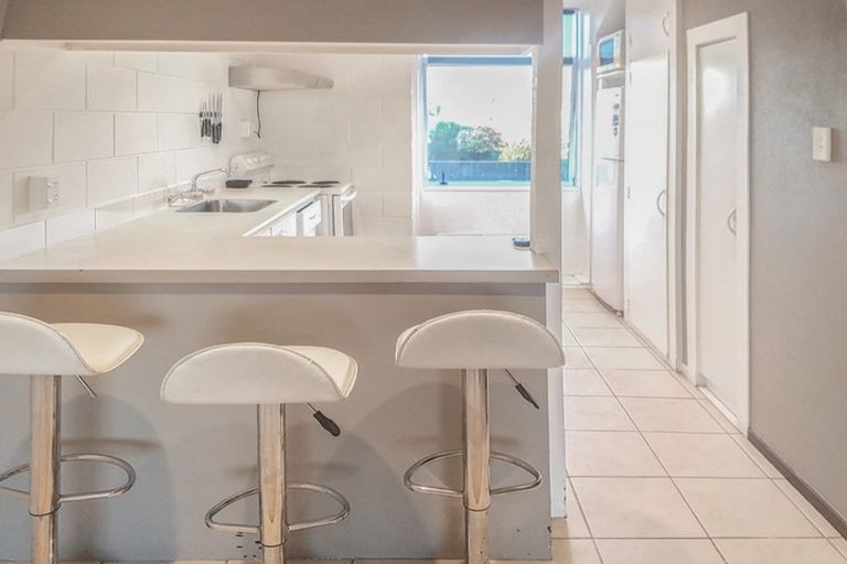 Photo of property in 2/107 Holly Road, St Albans, Christchurch, 8014