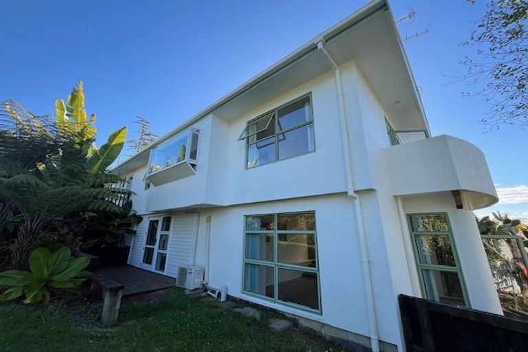 Photo of property in 15 Hague Place, Birkenhead, Auckland, 0626