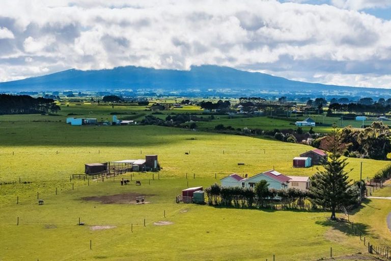 Photo of property in 39 Auroa Road, Otakeho, Hawera, 4678