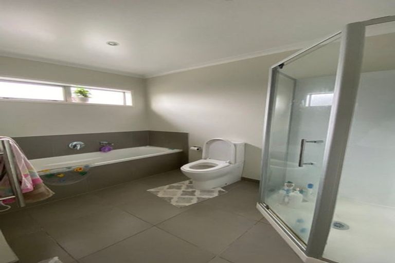 Photo of property in 33 Anchorage Drive, Karaka, Papakura, 2113