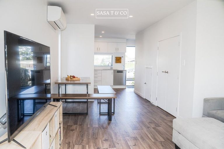 Photo of property in 9a Welby Place, Mangere, Auckland, 2022