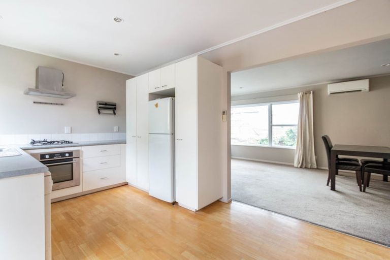 Photo of property in 2/12 Walter Street, Hauraki, Auckland, 0622