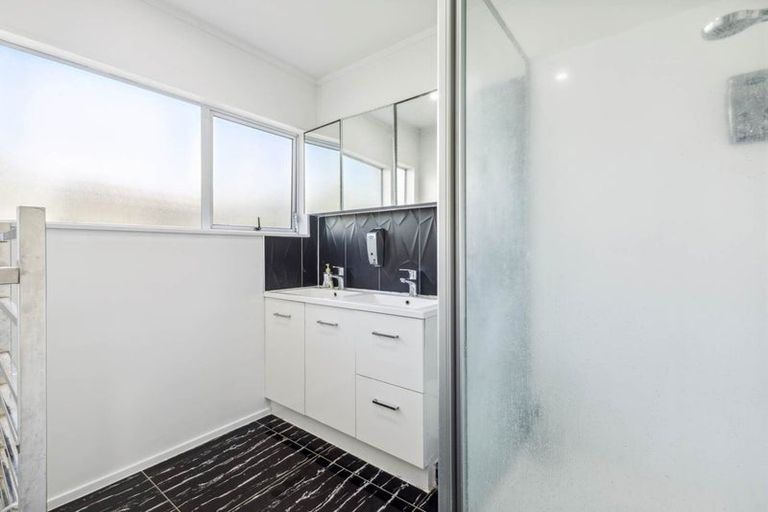 Photo of property in 2/3 James Road, Manurewa, Auckland, 2102