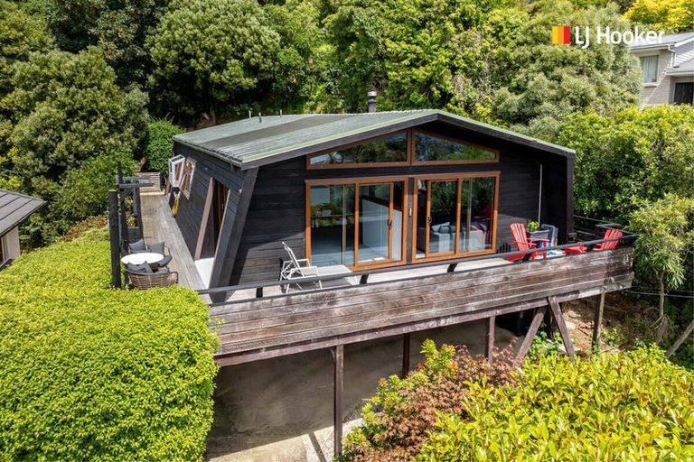 Photo of property in 4 Barling Street, Macandrew Bay, Dunedin, 9014