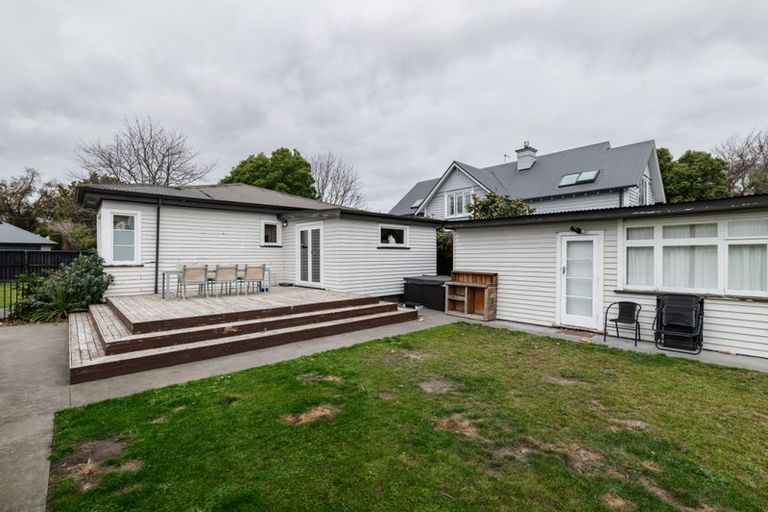 Photo of property in 37 Hawford Road, Opawa, Christchurch, 8023