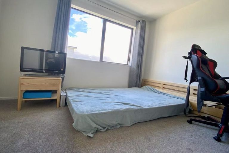 Photo of property in 4a Roby Street, Te Atatu Peninsula, Auckland, 0610