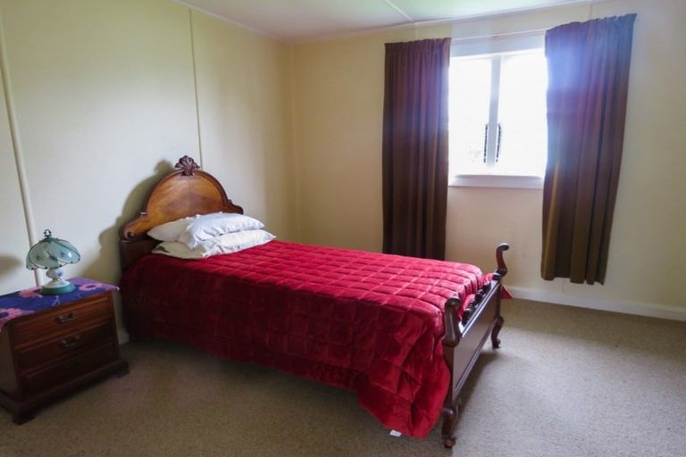 Photo of property in 61 Brougham Street, Westport, 7825