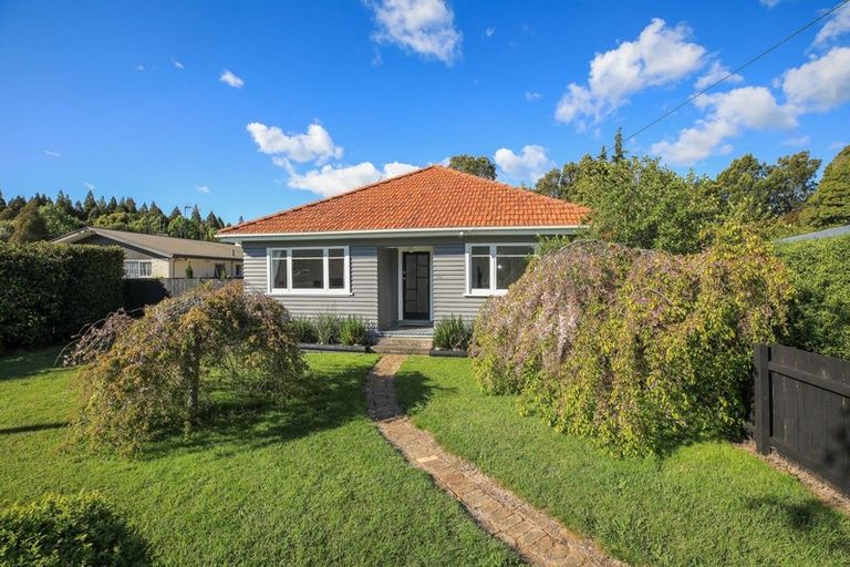 Photo of property in 28 Walsh Street, Forest Lake, Hamilton, 3200
