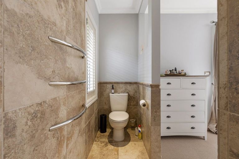 Photo of property in 6 Carlton Avenue, Palmerston North, 4414