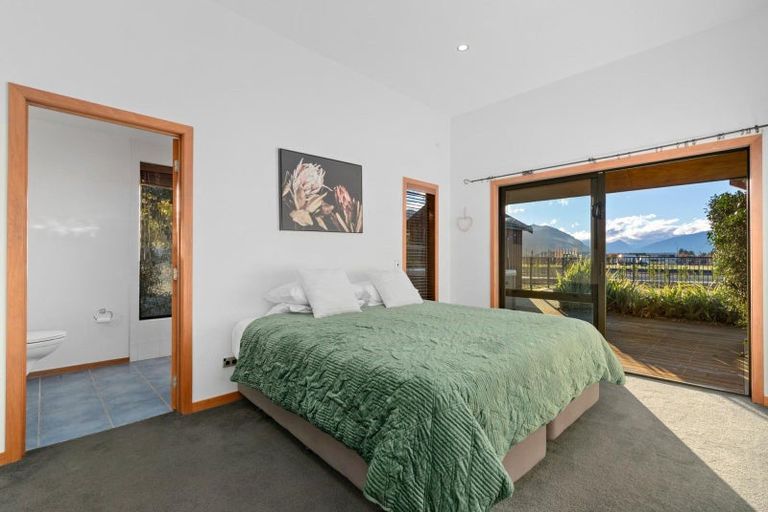 Photo of property in 32 Sarahs Hill, Hahei, Whitianga, 3591