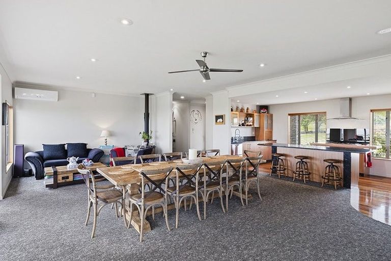 Photo of property in 337d Clarks Beach Road, Clarks Beach, Pukekohe, 2679