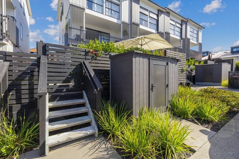 Photo of property in 10 Raranga Lane, Hobsonville, Auckland, 0616