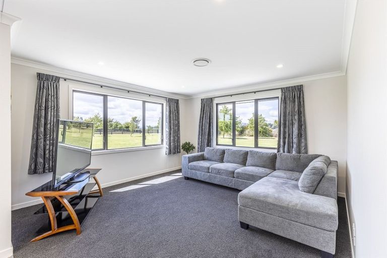 Photo of property in 7 Hartwell Drive, Kelvin Grove, Palmerston North, 4470
