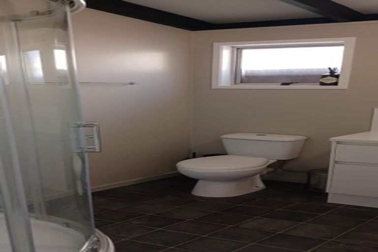 Photo of property in 109a Mokoia Road, Birkenhead, Auckland, 0626