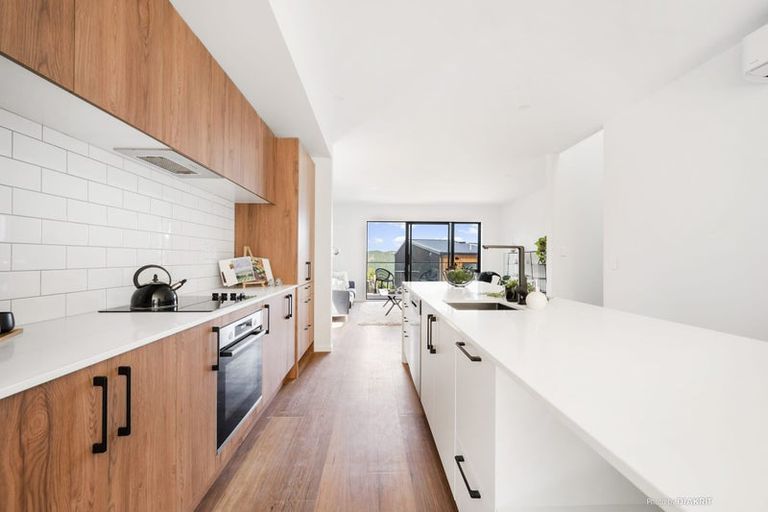 Photo of property in 28 Cathie Place, Karori, Wellington, 6012