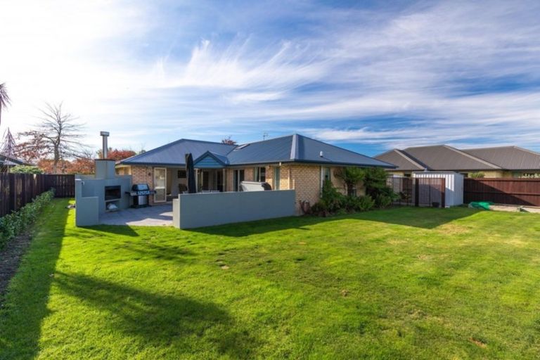Photo of property in 11 Cairnbrae Drive, Prebbleton, 7604