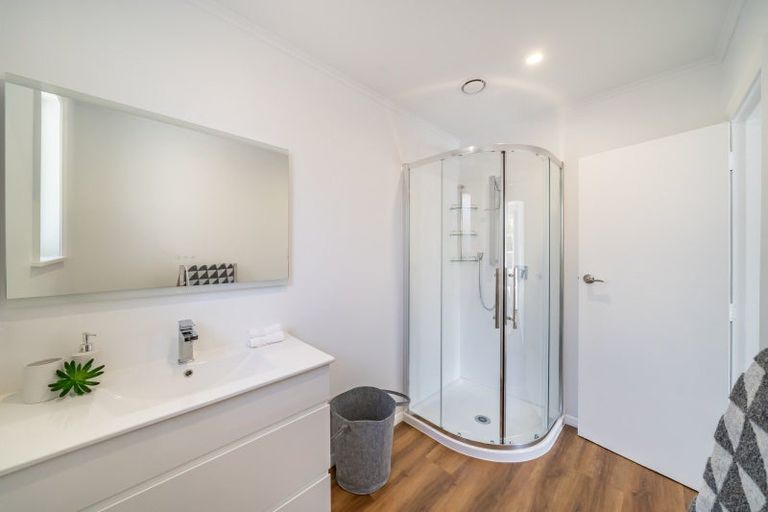 Photo of property in 14f1- Holdsworth Avenue, Trentham, Upper Hutt, 5018