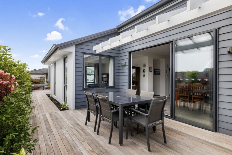 Photo of property in 330 Lakes Boulevard, Pyes Pa, Tauranga, 3112