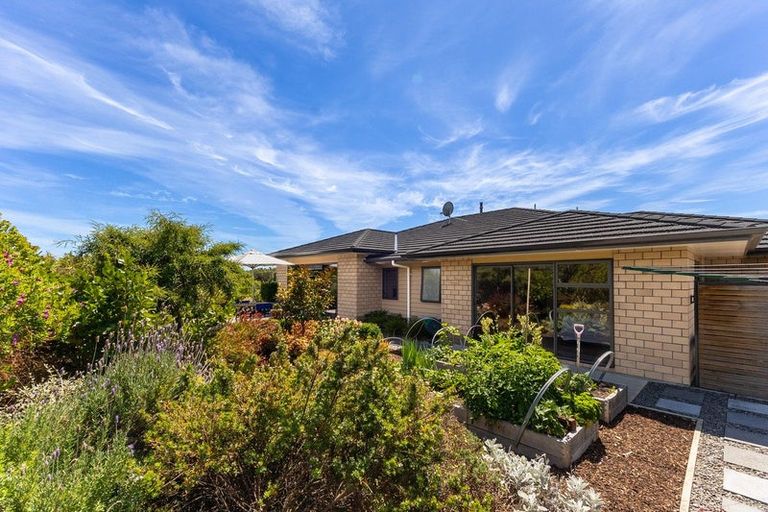 Photo of property in 4 Pateke Way, Paraparaumu Beach, Paraparaumu, 5032
