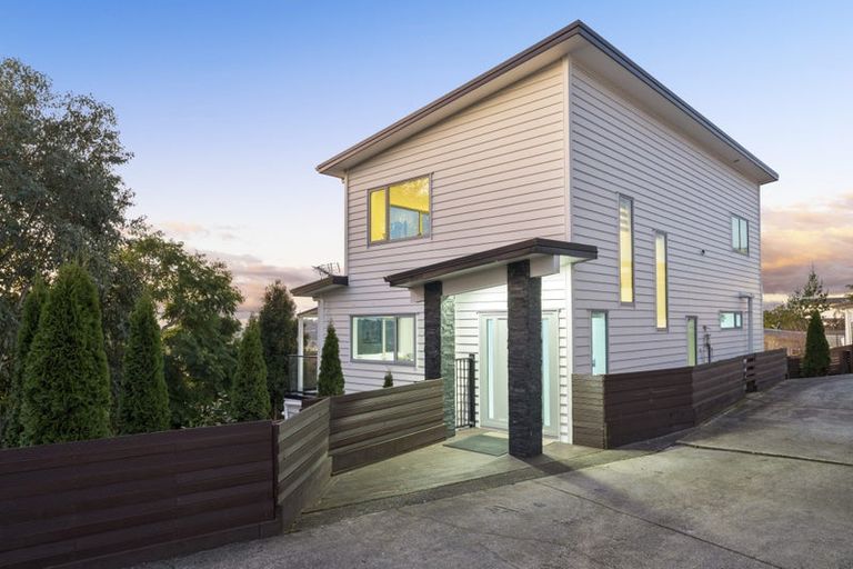 Photo of property in 2 Dhaka Lane, Ranui, Auckland, 0612