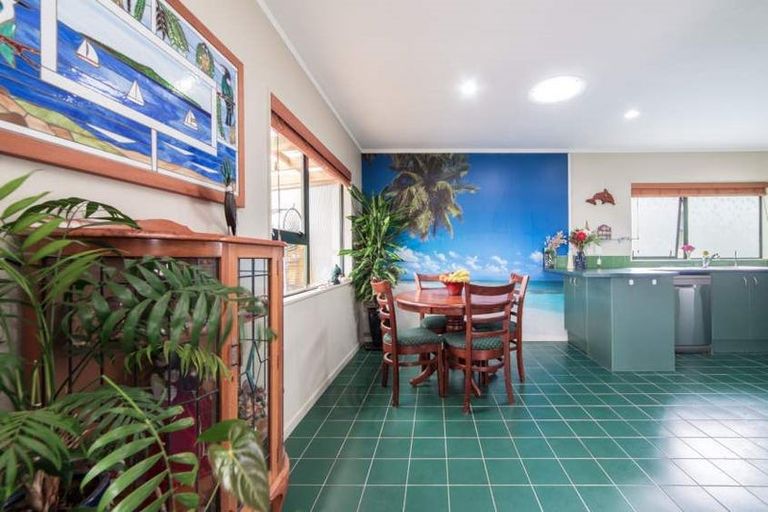 Photo of property in 34f Forest Hill Road, Henderson, Auckland, 0612