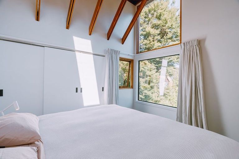 Photo of property in 265 Fernhill Road, Sunshine Bay, Queenstown, 9300