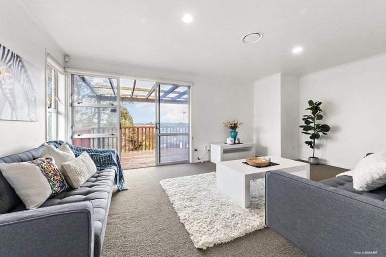 Photo of property in 4 Malmo Place, Massey, Auckland, 0614