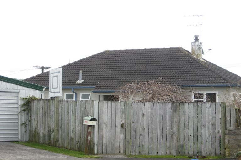 Photo of property in 7 Holford Street, Westown, New Plymouth, 4310