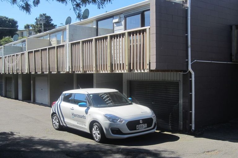 Photo of property in 23f2 Collins Avenue, Tawa, Wellington, 5028