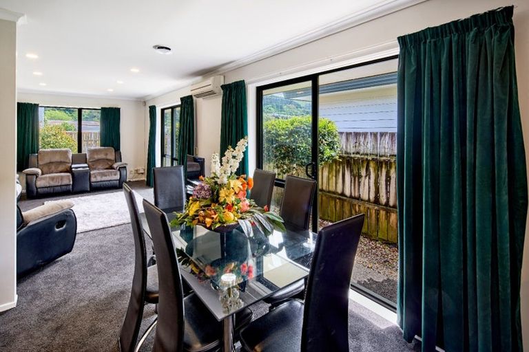 Photo of property in 9b Hinau Street, Tawa, Wellington, 5028