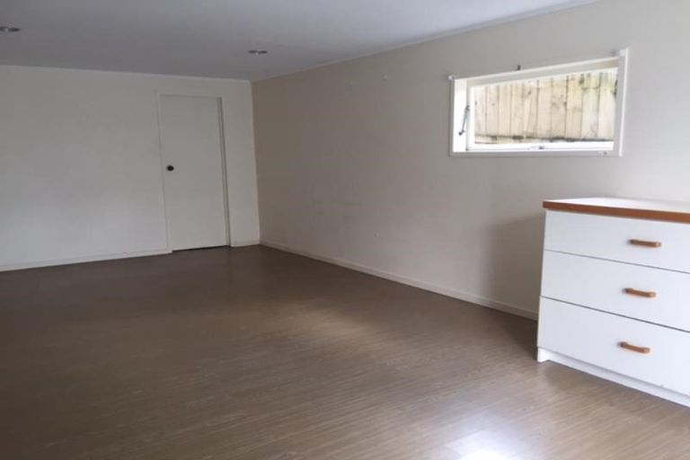 Photo of property in 288 East Coast Road, Forrest Hill, Auckland, 0620