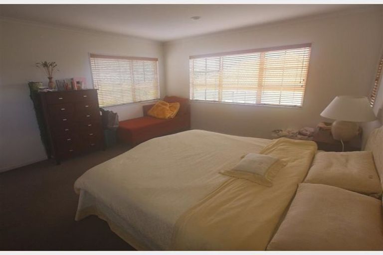 Photo of property in 22 Delmont Close, East Tamaki Heights, Auckland, 2016