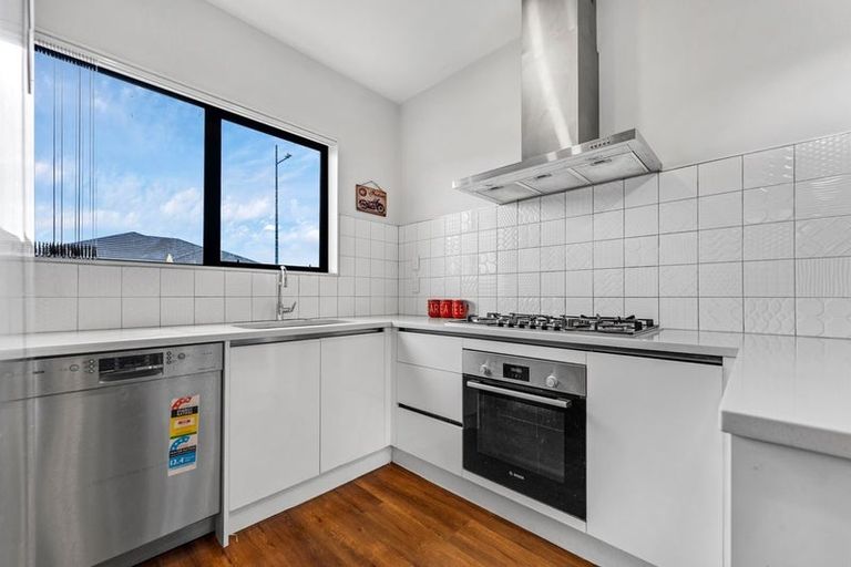 Photo of property in 35 Sapwood Crescent, Takanini, 2110