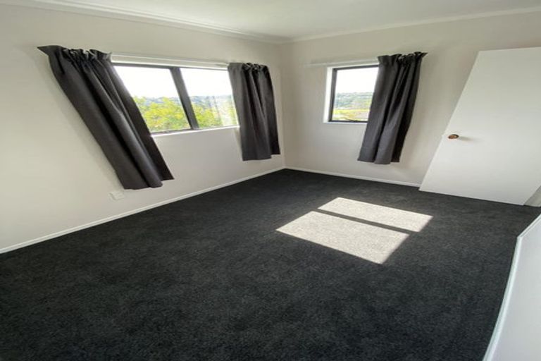 Photo of property in 16 Ebony Place, Massey, Auckland, 0614