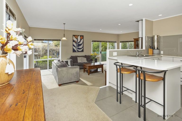 Photo of property in 1 Lesa Annis Place, Henderson, Auckland, 0612