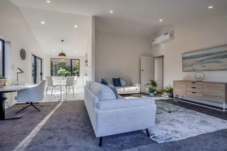 Photo of property in 214 Riverlaw Terrace, Saint Martins, Christchurch, 8022