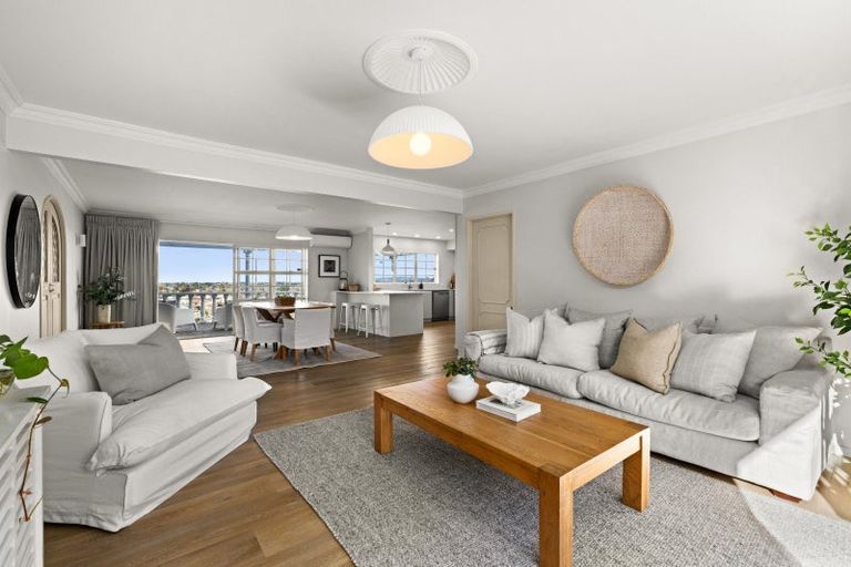 Photo of property in 12 Ewan Place, Taradale, Napier, 4112