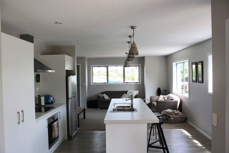 Photo of property in 39 Long Street, Raglan, 3225