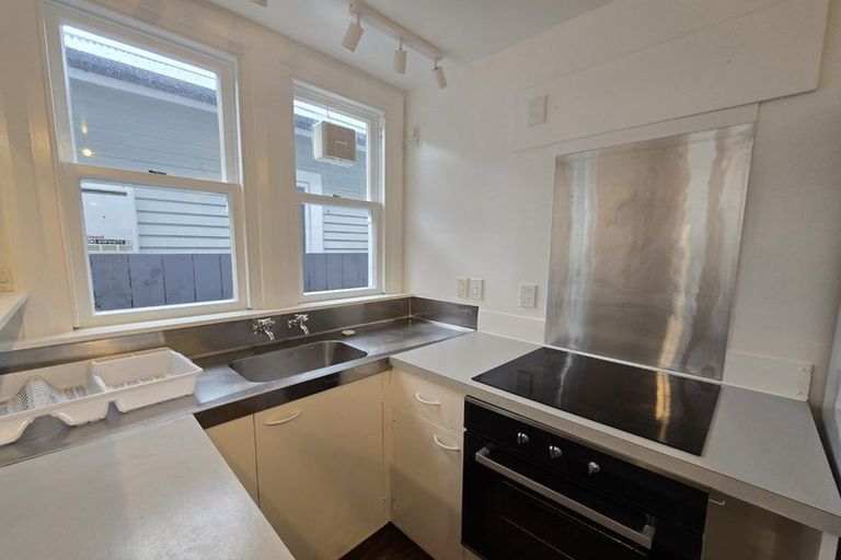 Photo of property in 168 Tasman Street, Mount Cook, Wellington, 6021