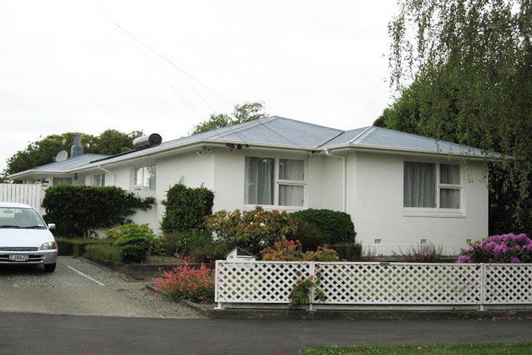 Photo of property in 10 Colina Street, Avonhead, Christchurch, 8042
