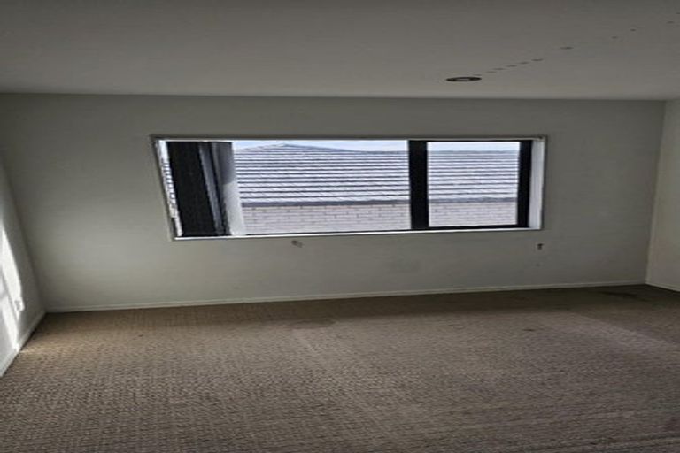 Photo of property in 10 Vino Cina Heights, Ranui, Auckland, 0612
