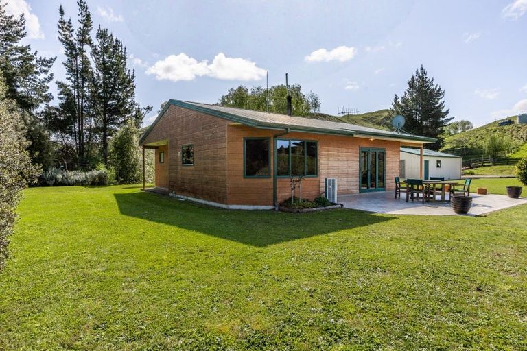 Photo of property in 222 Mackenzie Road, Kahuranaki, Havelock North, 4295